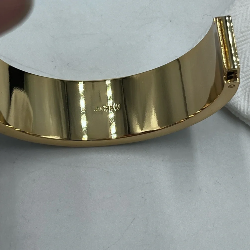 J Crew Tortoise Gold Hinge clamp bracelet Bangle‎ Width: 3/4
